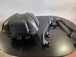 Cofre Yamaha y Soporte Moto original