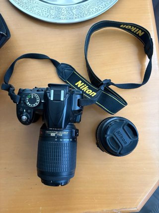 Nikon D3100 + 2 objetivos + funda + cargador