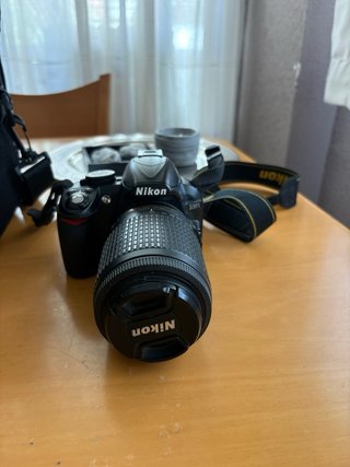 Nikon D3100 + 2 objetivos + funda + cargador
