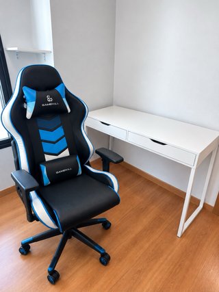 Silla Gaming GAMEKILL + Escritorio Blanco