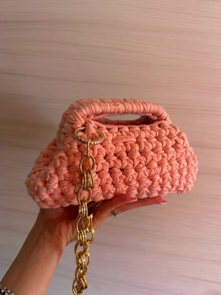 Borsa rosa uncinetto clutch con catena oro