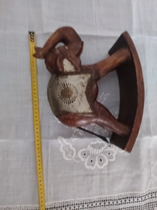 Elefante balancín de madera y metal
