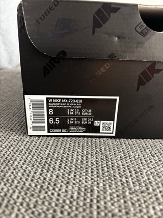 Nike Air Max 720-818 Black / Metallic Silver