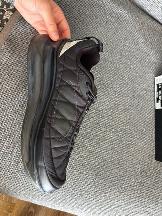 Nike Air Max 720-818 Black / Metallic Silver