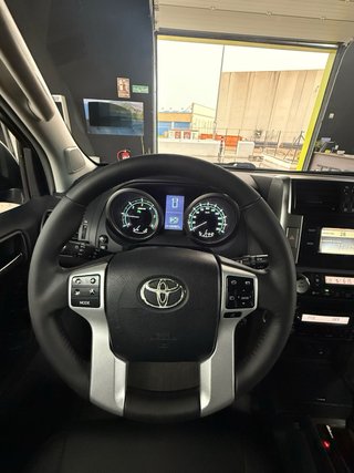 Toyota Land Cruiser 150 2009