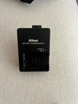 Nikon D3100 + 2 objetivos + mochila