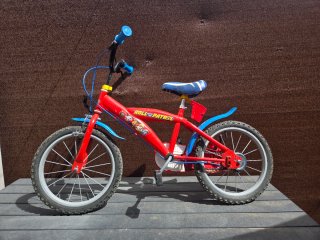 Bicicleta infantil Paw Patrol roja