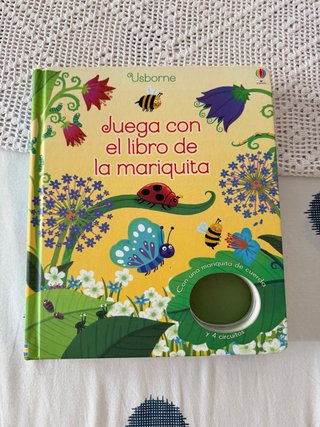 Libro juega con la mariquita