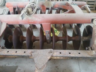 Grada de discos agrícola
