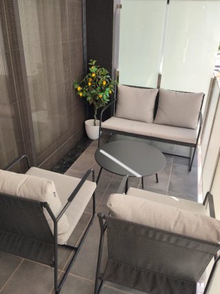 Conjunto de terraza: sofá,sillas y mesa