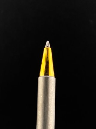 Bolígrafo Cartier Santos Acero Cepillado/Oro