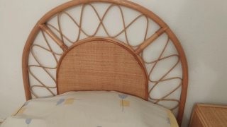 Cajonera mesita noche ratán