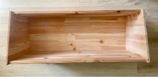 Caja de madera pino con ruedas 78x30cm