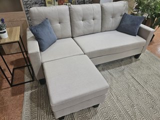 Sofá de 3 plazas + puff beige