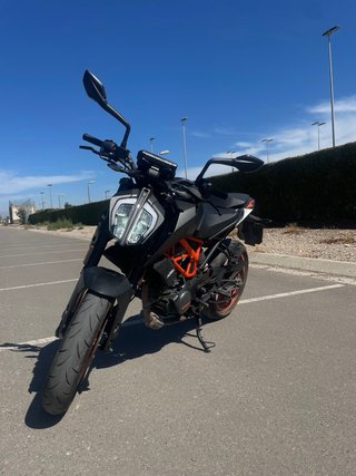 KTM Duke 125 Naked Negra/Naranja