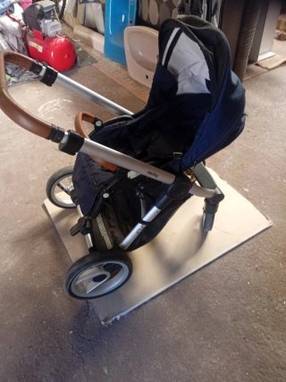Carrit 9 0o de bebé Mutsy