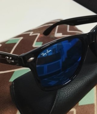Gafas de sol Ray-Ban Wayfarer negras y azules