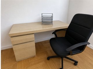 Escritorio  con silla y organizador