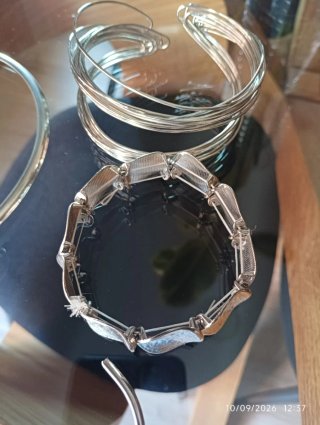 Conjunto collar, pulseras y anillo perla