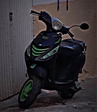 Piaggio Zip Scooter Negra y Verde