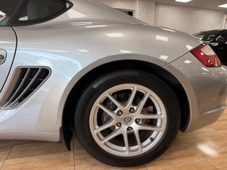 Porsche Cayman 2.7