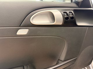 Porsche Cayman 2.7