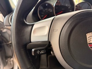 Porsche Cayman 2.7
