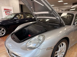 Porsche Cayman 2.7