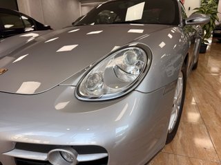 Porsche Cayman 2.7