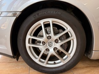 Porsche Cayman 2.7