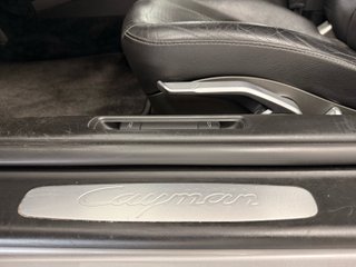 Porsche Cayman 2.7