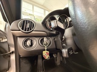 Porsche Cayman 2.7
