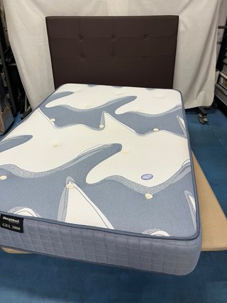 Base tapizada + colchón viscoelastic 135x190