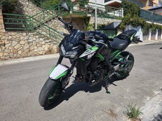 Kawasaki Z900 2023 Negra y Verde