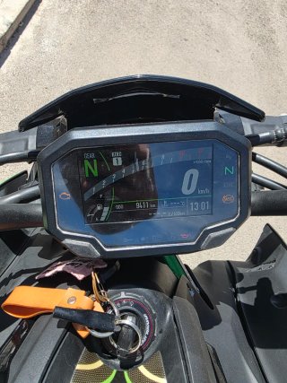 Kawasaki Z900 2023 Negra y Verde
