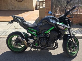 Kawasaki Z900 2023 Negra y Verde