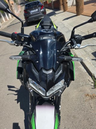 Kawasaki Z900 2023 Negra y Verde