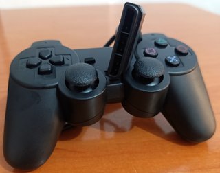 1 Joystick PS2 nuovo