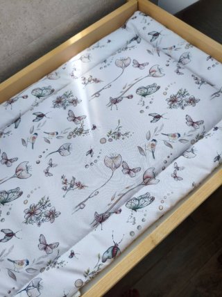 Cambiador Ikea con colchoneta