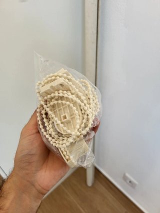 Estor enrollable beige y marrón