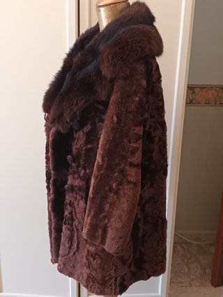 Giacca in pelliccia sintetica bordeaux