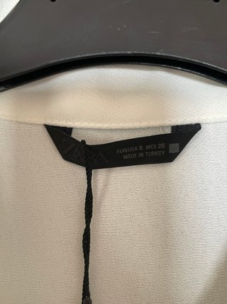 Blusa Zara Blanca con Volantes
