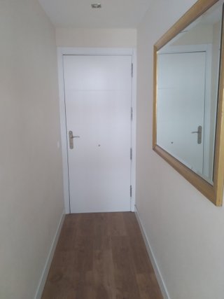 SE ALQUILA Apartamento en urb. Entresierras
