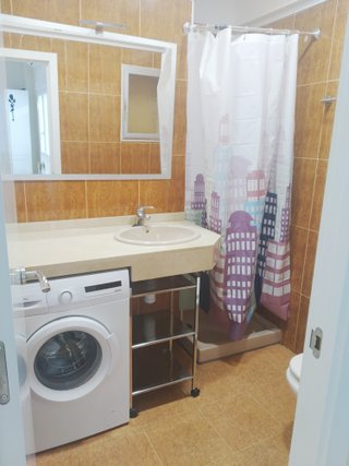 SE ALQUILA Apartamento en urb. Entresierras