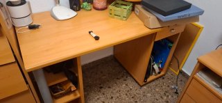 Mesa de estudio de madera