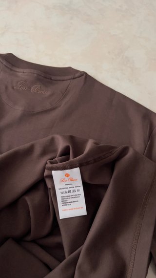 Camiseta Loro Piana XL Marrón Logo Bordado