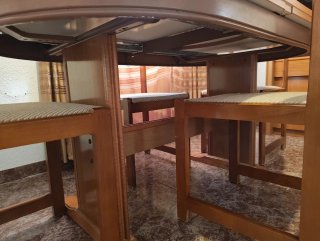 Mesa de salón ovalada con 6 sillas