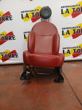 Juego de asientos Fiat 500 cuero rojo.