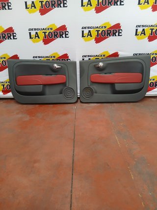 Juego de asientos Fiat 500 cuero rojo.