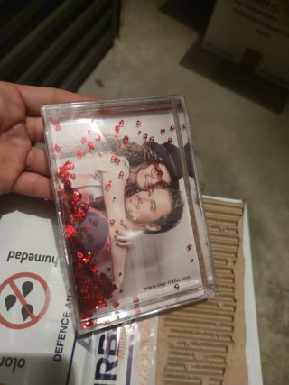 Marco de fotos con corazones rojos